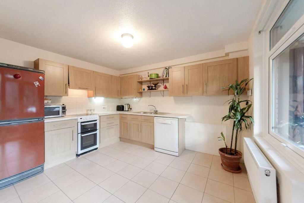 Spacious Two Double Bedroom Flat Londen Buitenkant foto